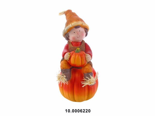 DEC. TEMATICA -MENINO SENTADO NA ABOBORA LARANJA 20X16X36CM