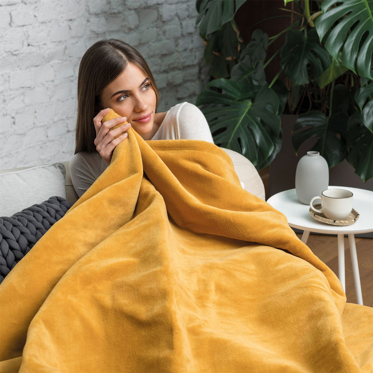 Dreamland Intelligent Luxury Overblanket - Mustard