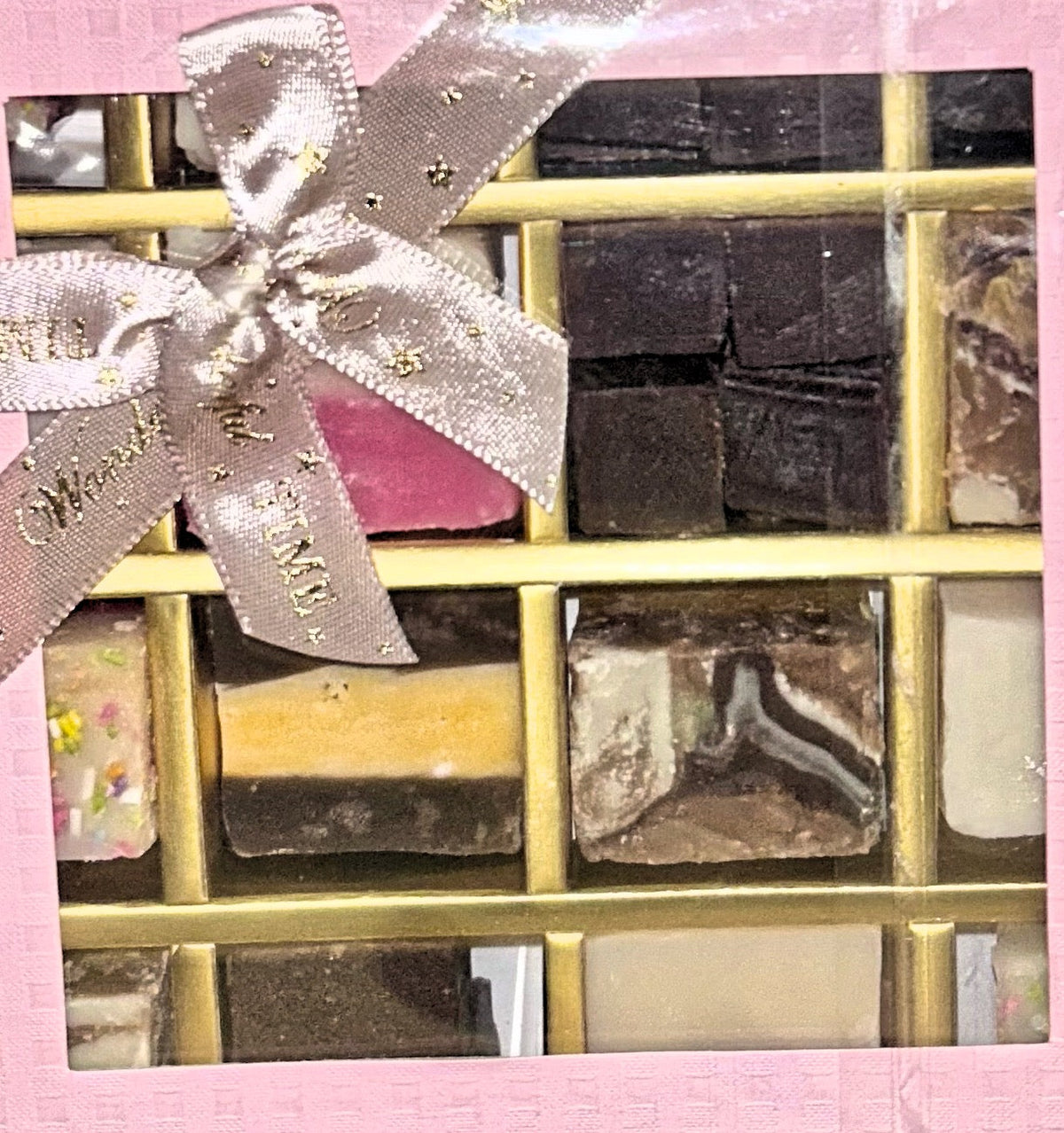 Geschenkbox mit köstlichem Fudge-Sortiment.