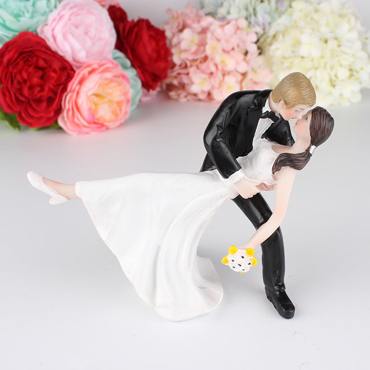 Romantic Resin Wedding Cake Topper Figurine for Engagement & Anniversary