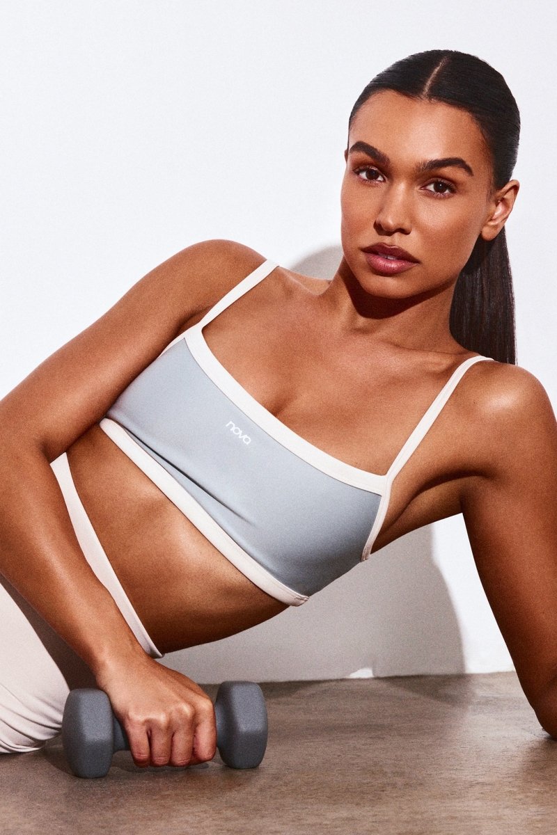 AirSculpt™ Contrast Strap Sports Bra