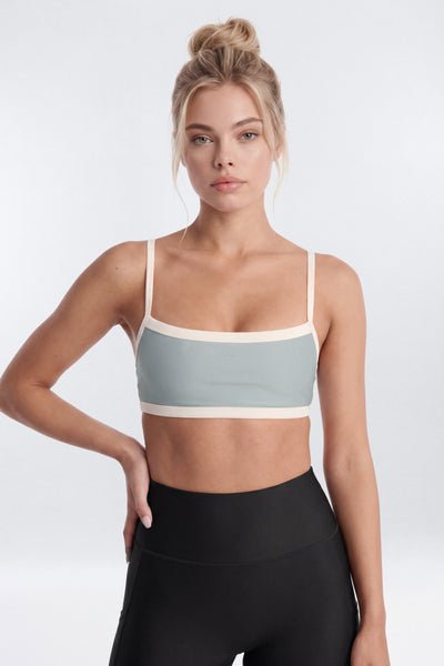 AirSculpt™ Contrast Strap Sports Bra