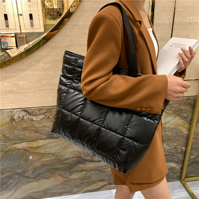 New Large Capacity Popular Shoulder Bag