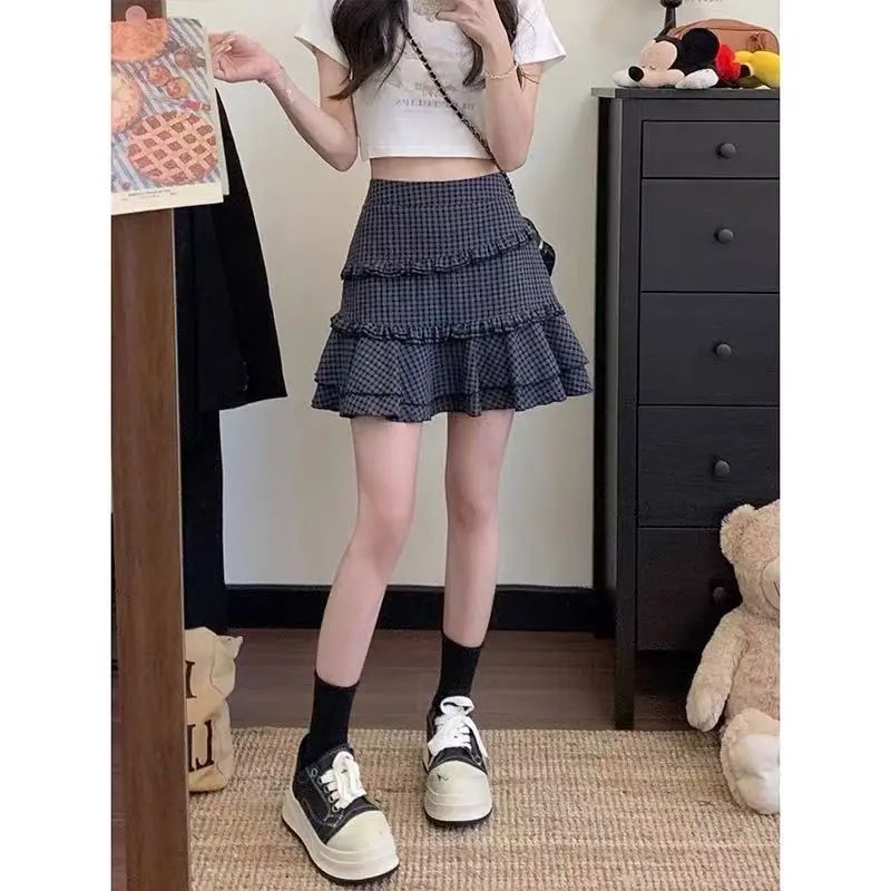 Retro plaid design, ruffled high-waisted A-line mini skirt
