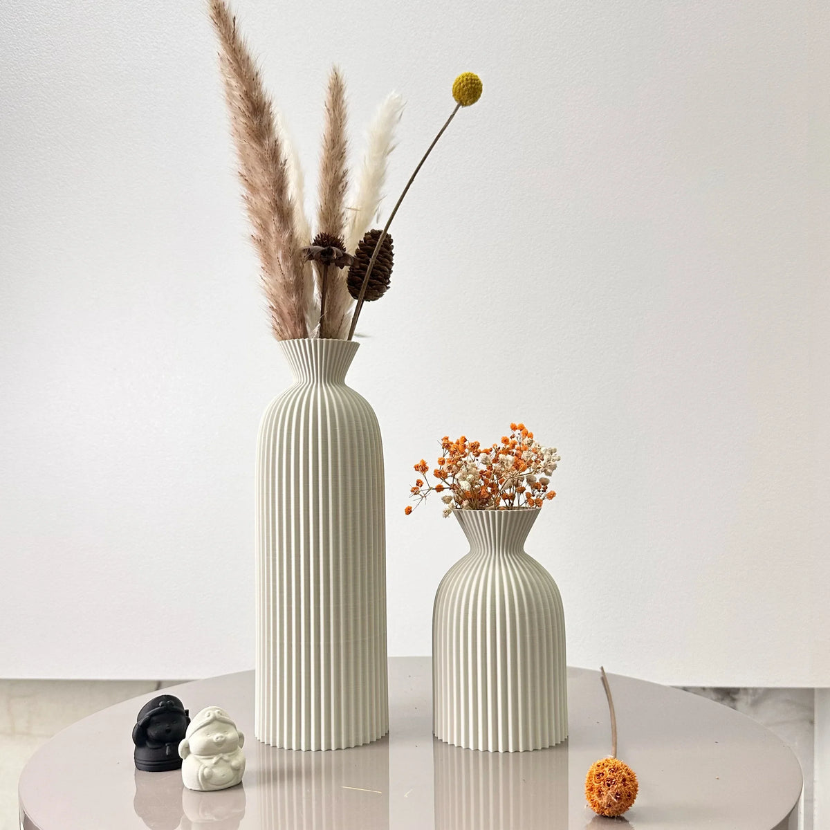 2-Piece Wavy Pattern Art Vases - Decorative Flower Home Ornaments