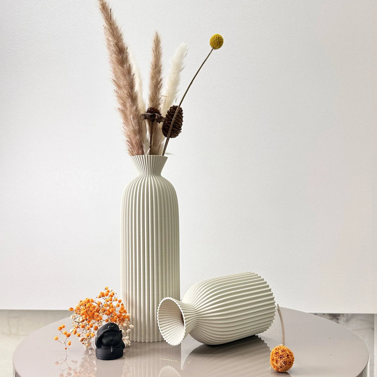 2-Piece Wavy Pattern Art Vases - Decorative Flower Home Ornaments