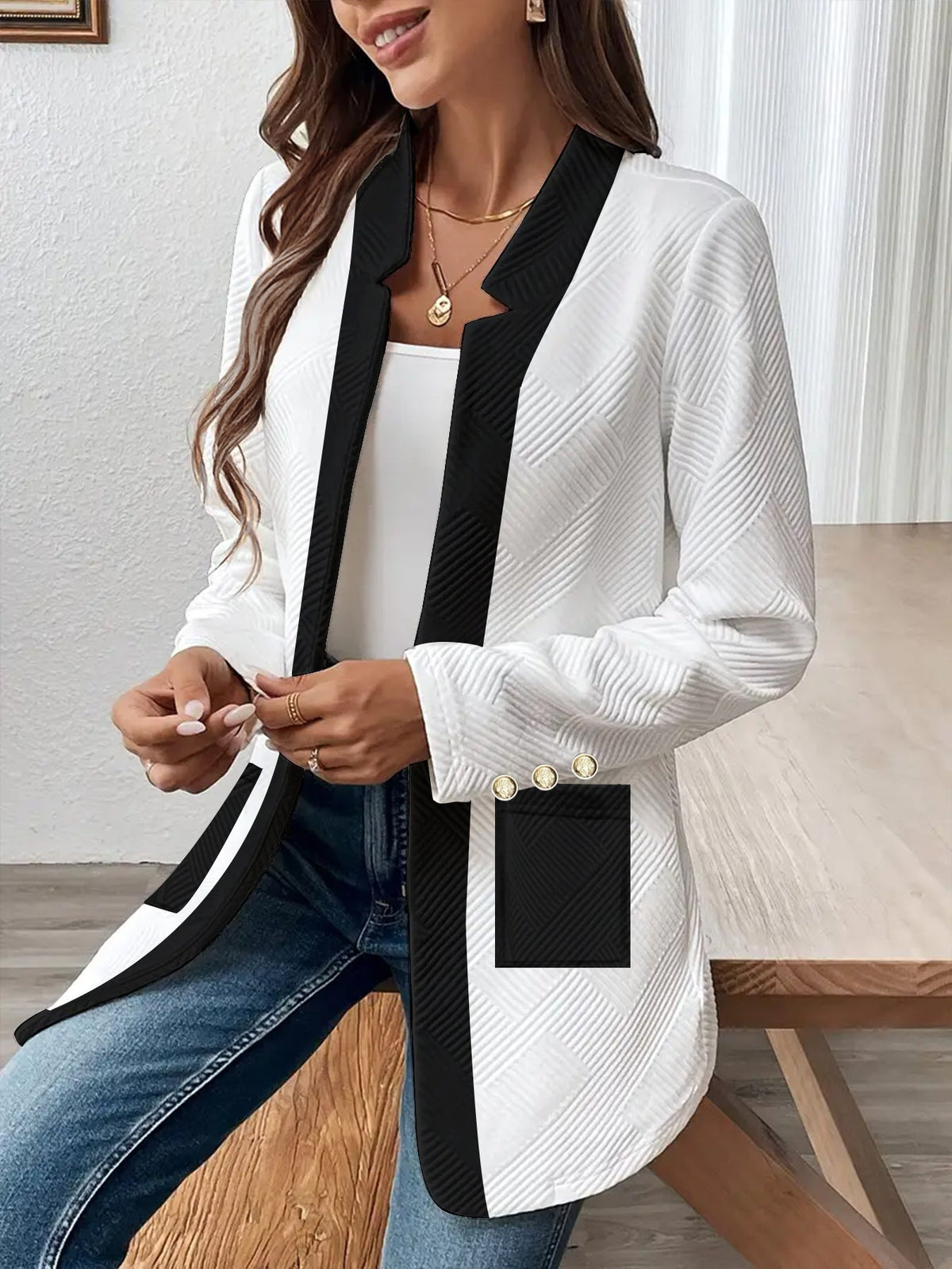 Black And White Patchwork Color Pocket Metal Buckle Suit Jacket