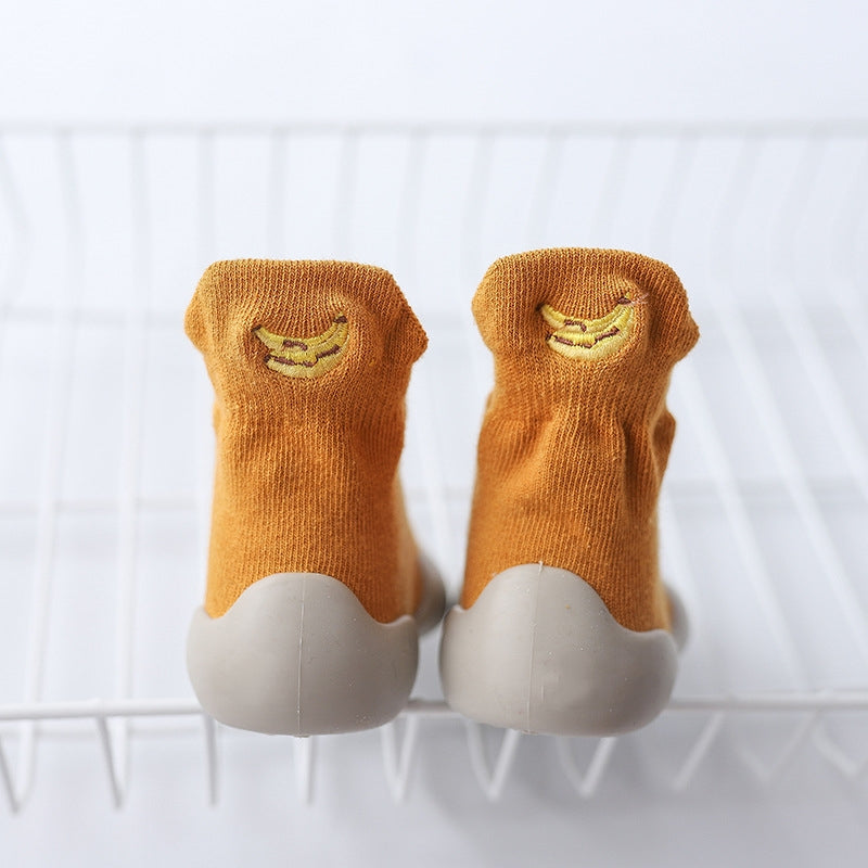 Embroidered cartoon children shoes