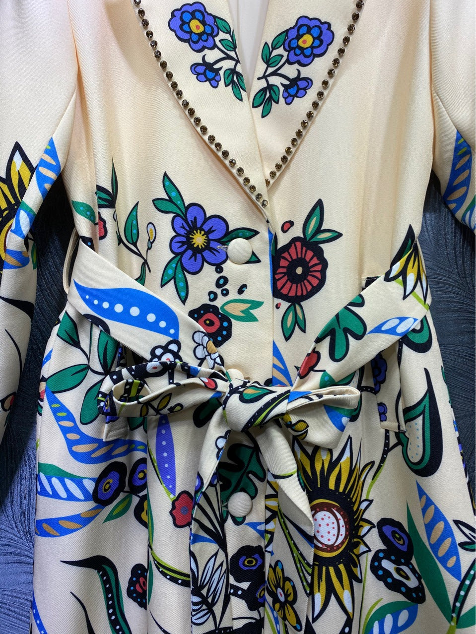 Lapel bead print belt mid-length trench coat