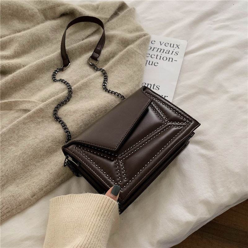 Cross-body rivet bag for lady