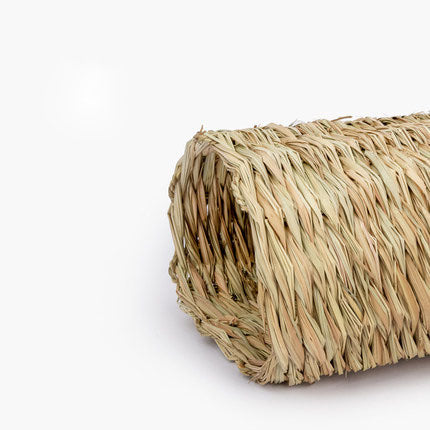 Hand-made straw channel molar avoidance nest