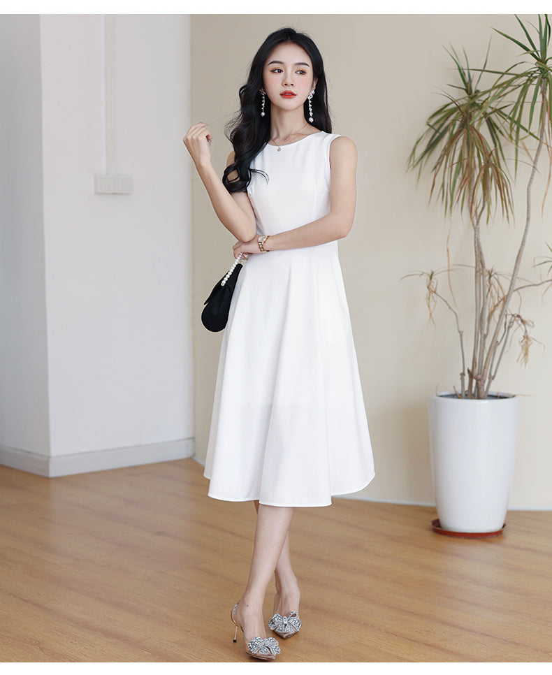 White Round Neck Sleeveless Dress