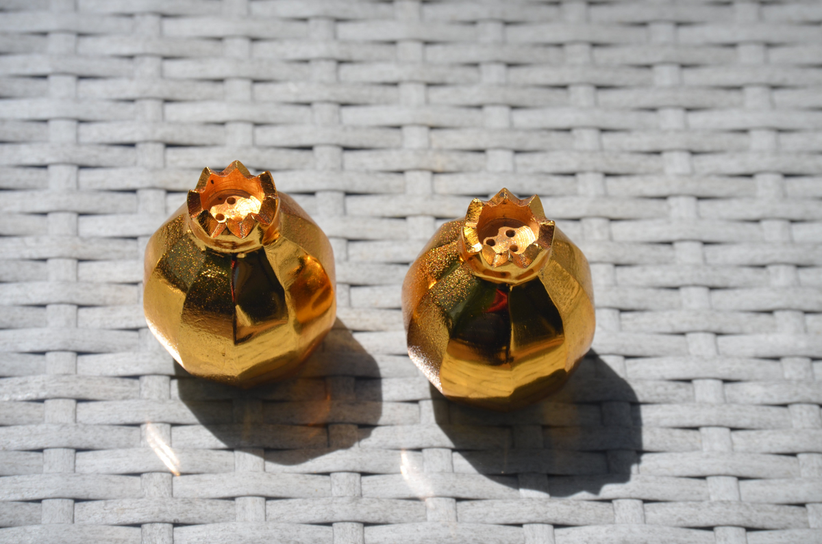 Pomegranate Salt and Pepper Shakers (Golden)