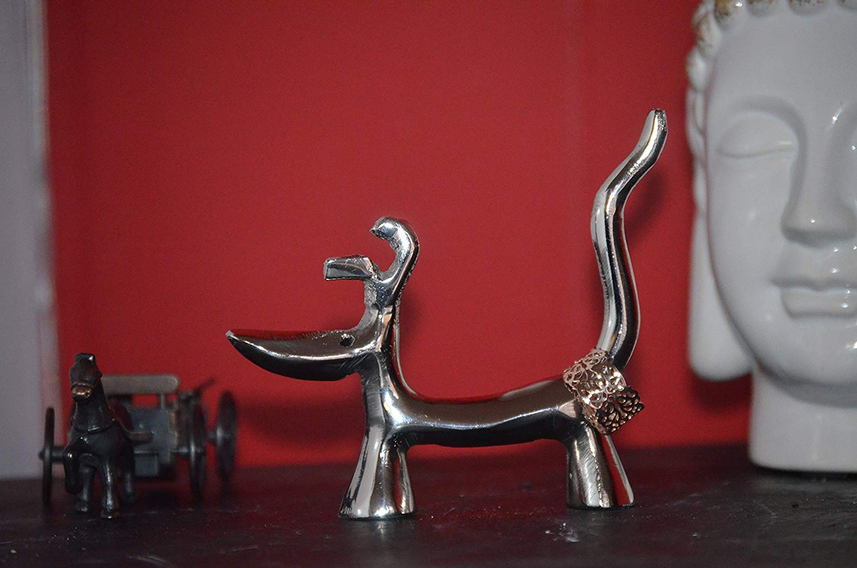 Vibhsa Dog Ring Holder (Silver Finish)