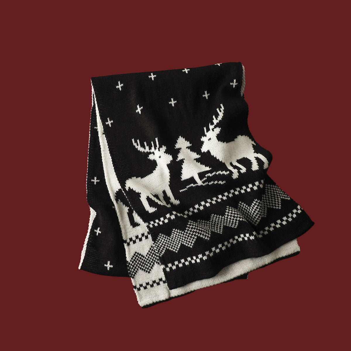 Red Knitted Scarf With Elk Print And Snowflake Pattern Designed For Warmth