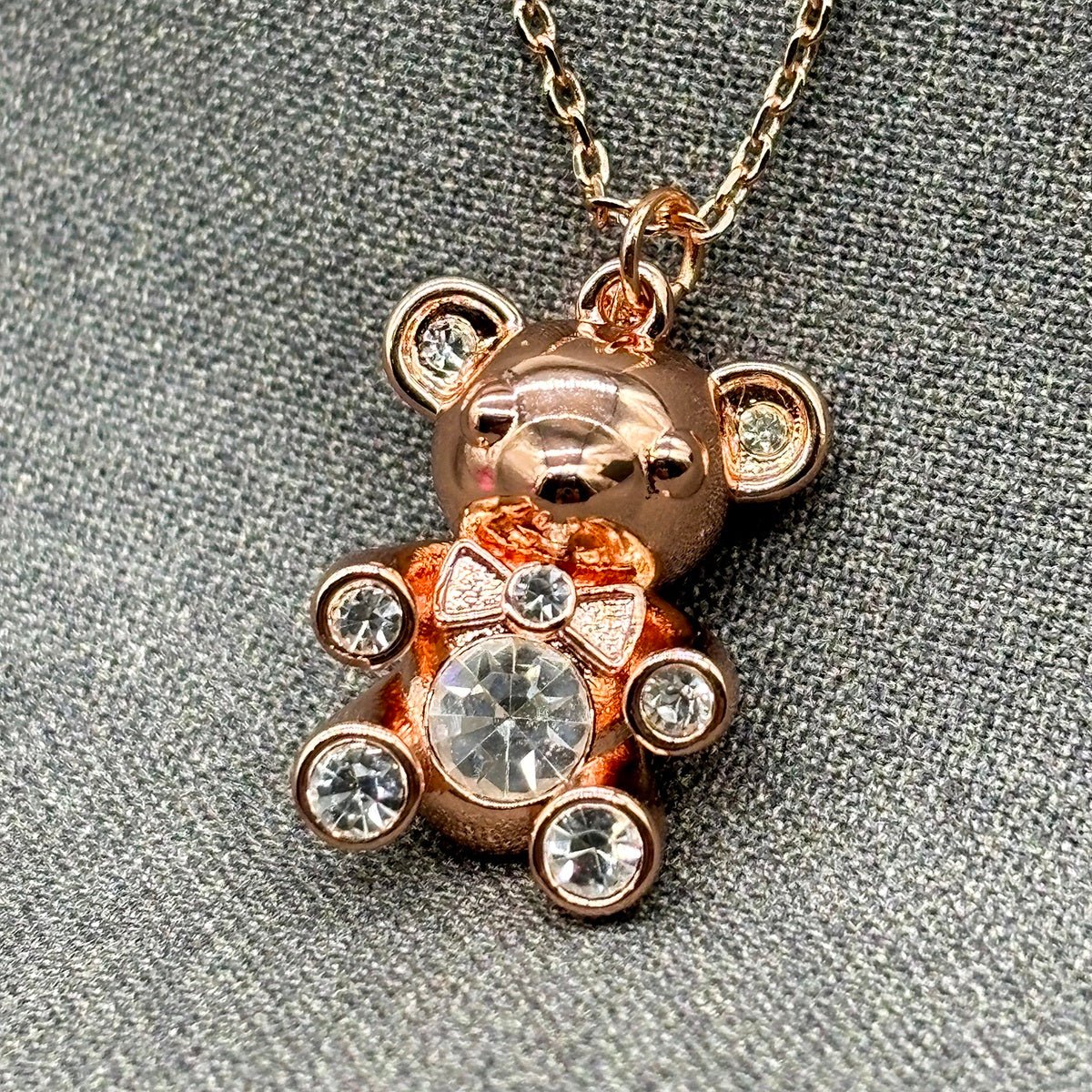 Bear Aroma Necklace | Energy & Healing | Diffusing on the go