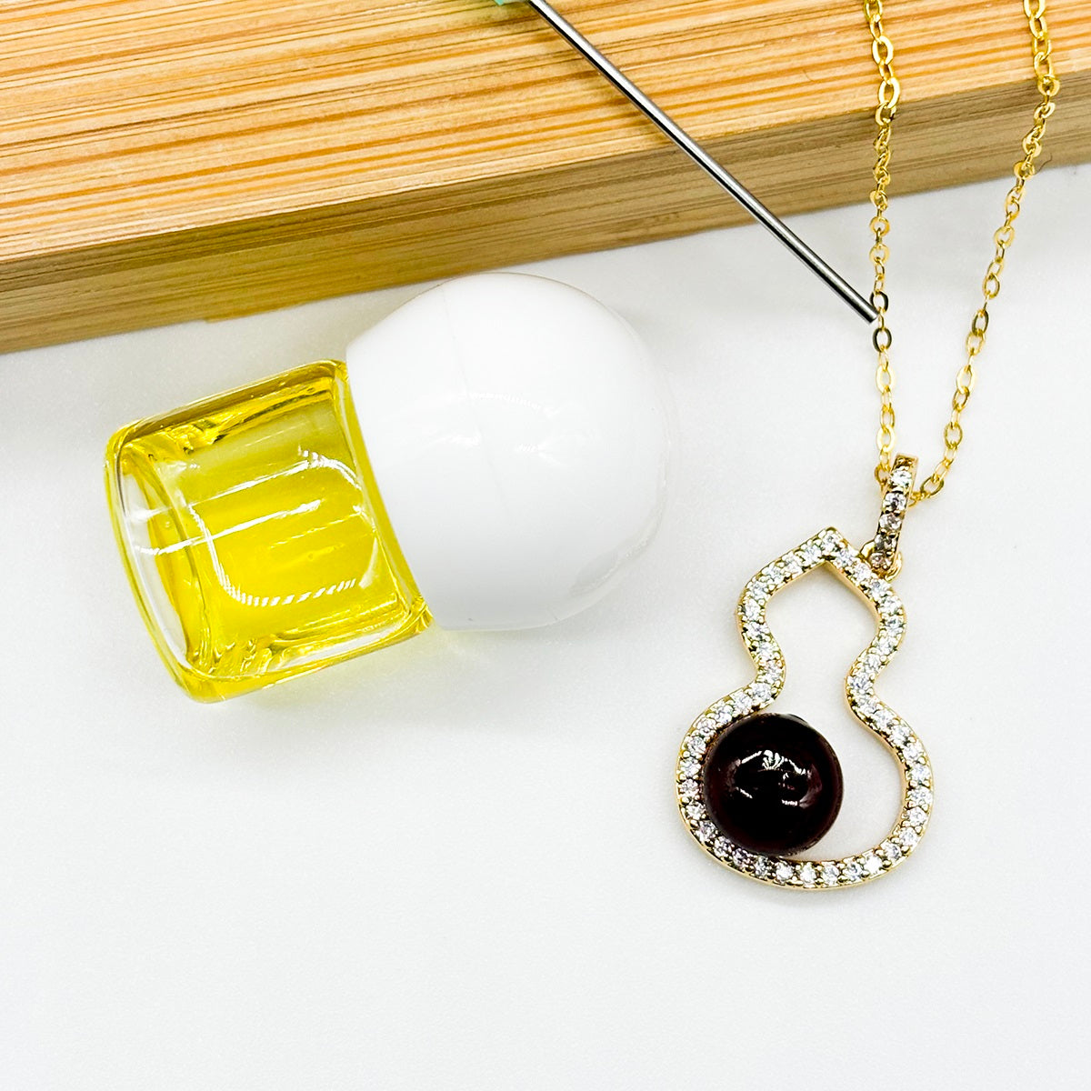 Golden Gourd Aroma Necklace - Amethyst | Energy & Healing | Diffuse on the go | Sterling Silver Chain
