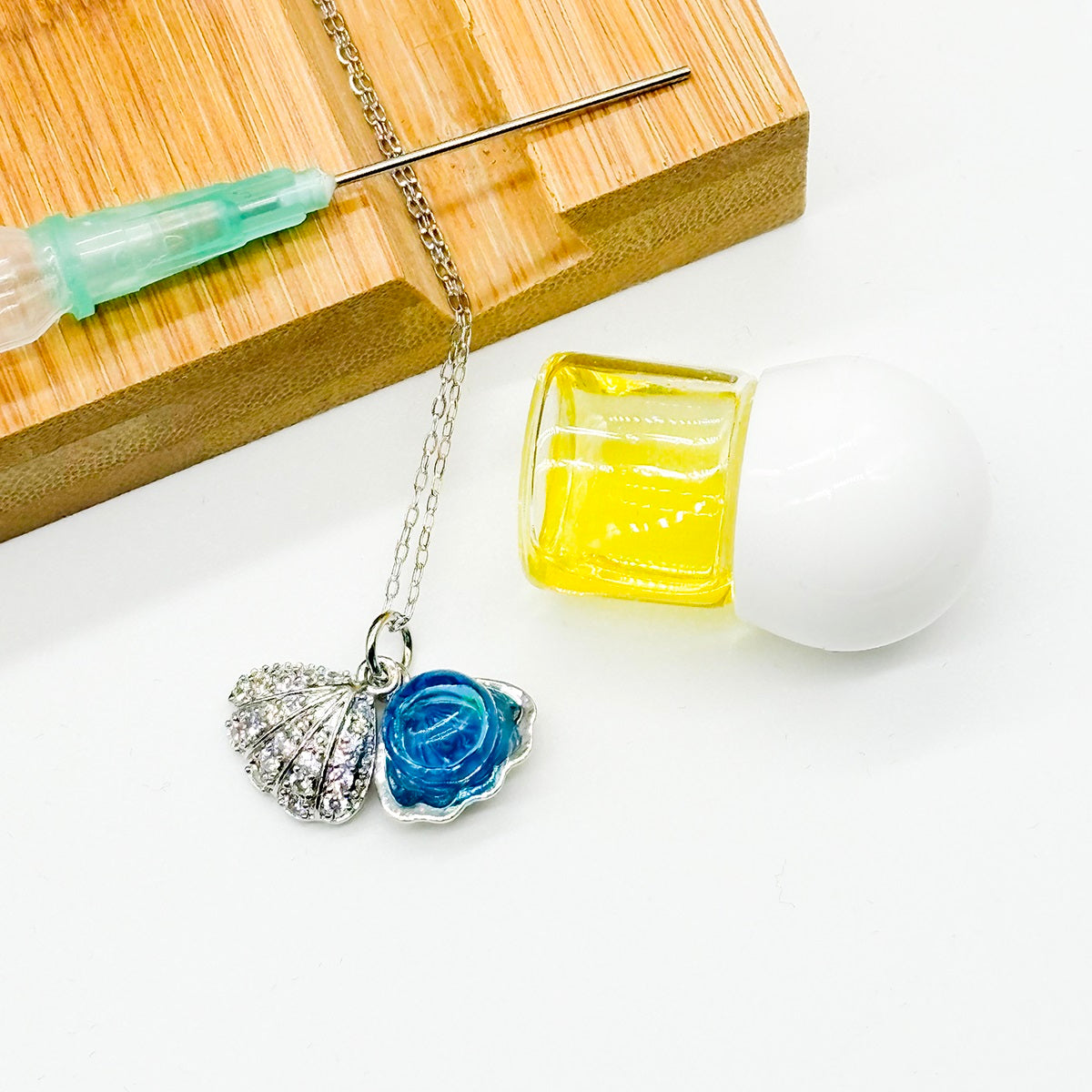 Diamond Shell Aroma Necklace - Aqua | Energy & Healing | Diffuse on the go | Sterling Silver Chain
