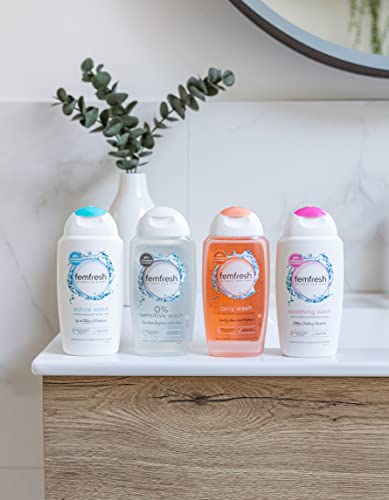 Femfresh Ultimate Care Soothing Wash, pH Balanced Feminine Wash with Hydrating Cranberry and Cornflower Extracts, Intimate Wash with Probiotics and Long-Lasting MULTIActif Complex