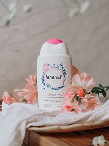 Femfresh Ultimate Care Soothing Wash, pH Balanced Feminine Wash with Hydrating Cranberry and Cornflower Extracts, Intimate Wash with Probiotics and Long-Lasting MULTIActif Complex