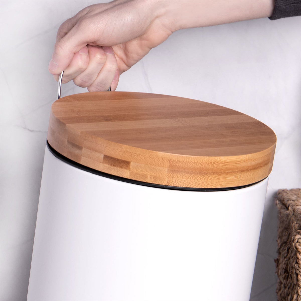 Bathroom Bin with Bamboo Lid 5L | M&W