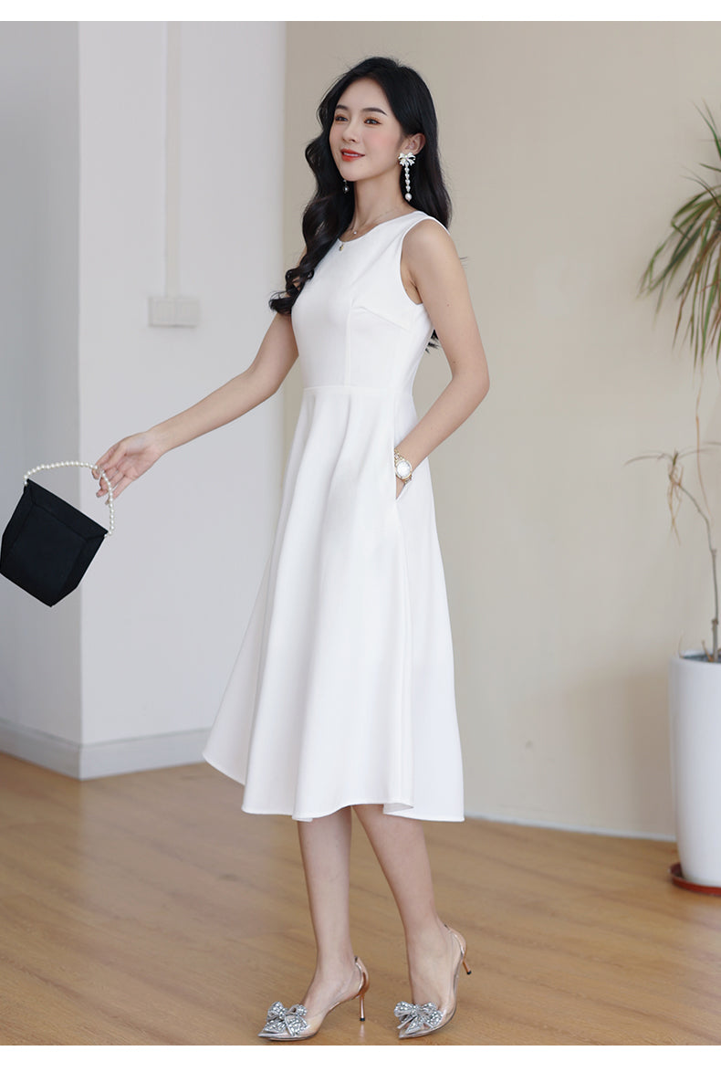 White Round Neck Sleeveless Dress