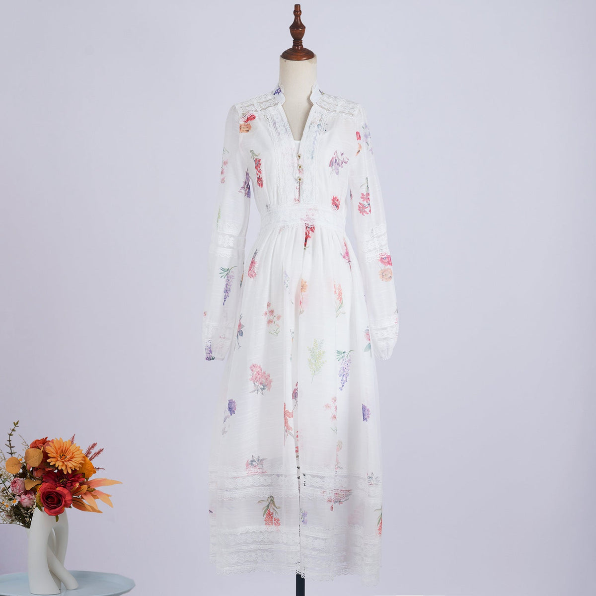 Elegant White Printed Patchwork Retro Lace Heavy Industry V-neck Dress
