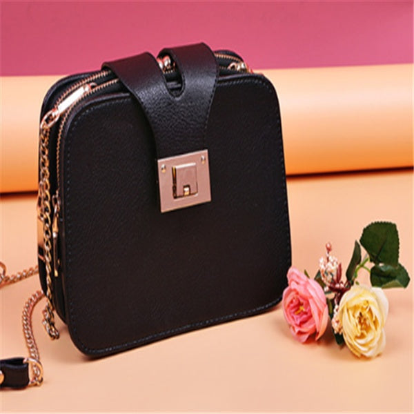 Chain shoulder bag