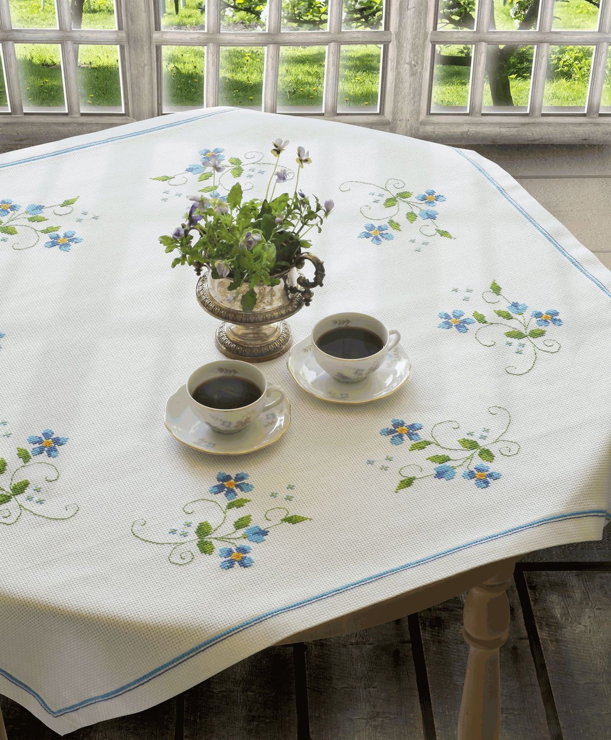 Anchor 9240000-02315 CS - Blue Flowers Tablecloth, Assorted