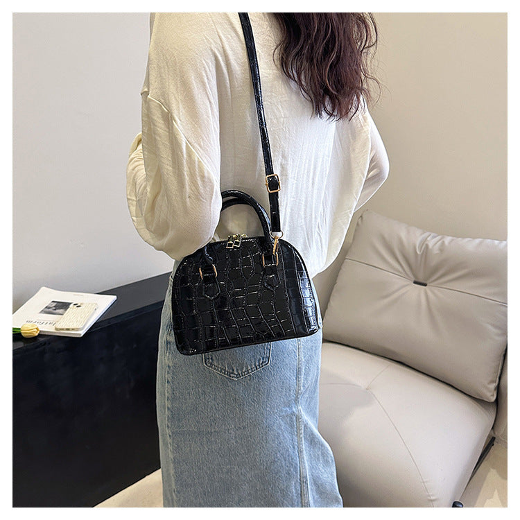 Summer New Simple Casual Retro Western Style Shoulder Messenger Bag