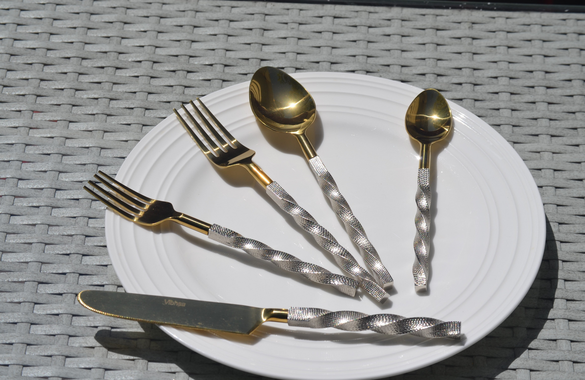 Golden Stainless Steel Flatware Set of 5 PC (Twsited)