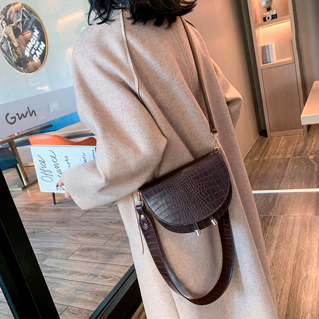 Fashionable wild round bag