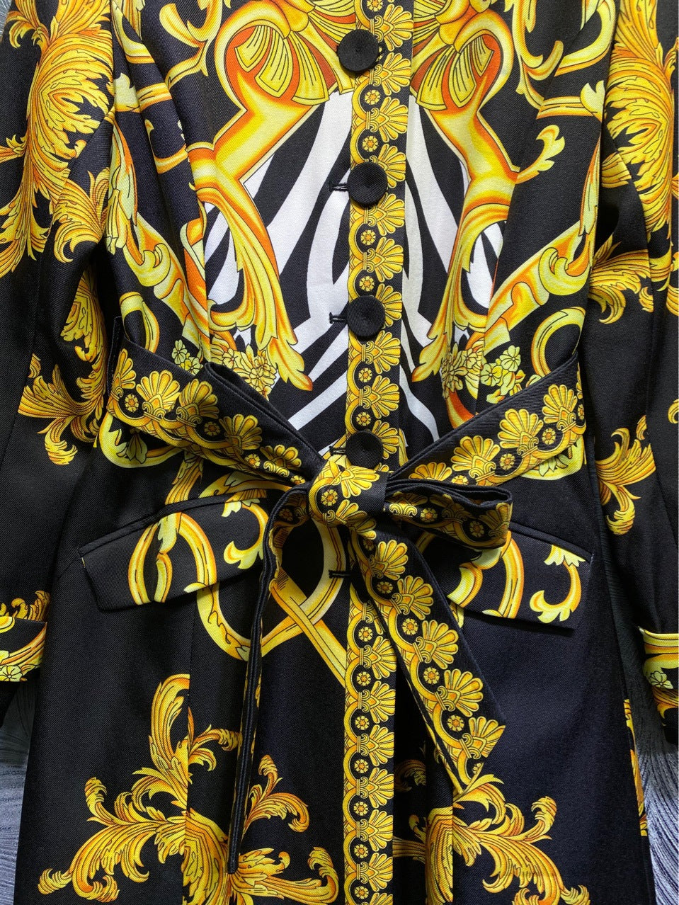 Belt printed long sleeve trench coat