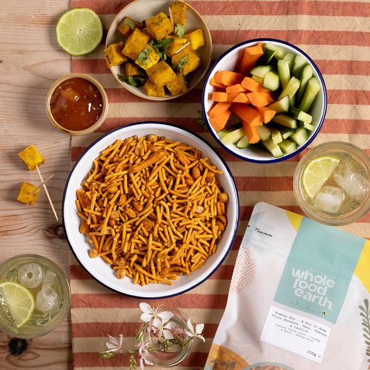 Bombay Mix - Spiced Indian Snack Mix with Peanuts, Peas & Lentils
