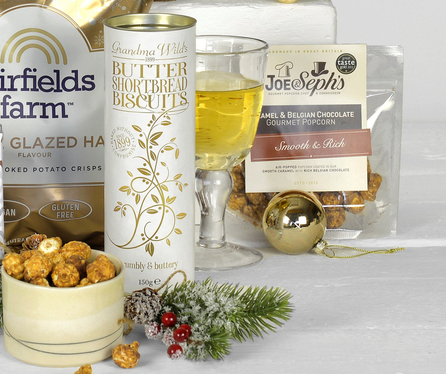 Christmas Gift Bag – Pinot Grigio, Luxury Popcorn & Chocolate Truffles