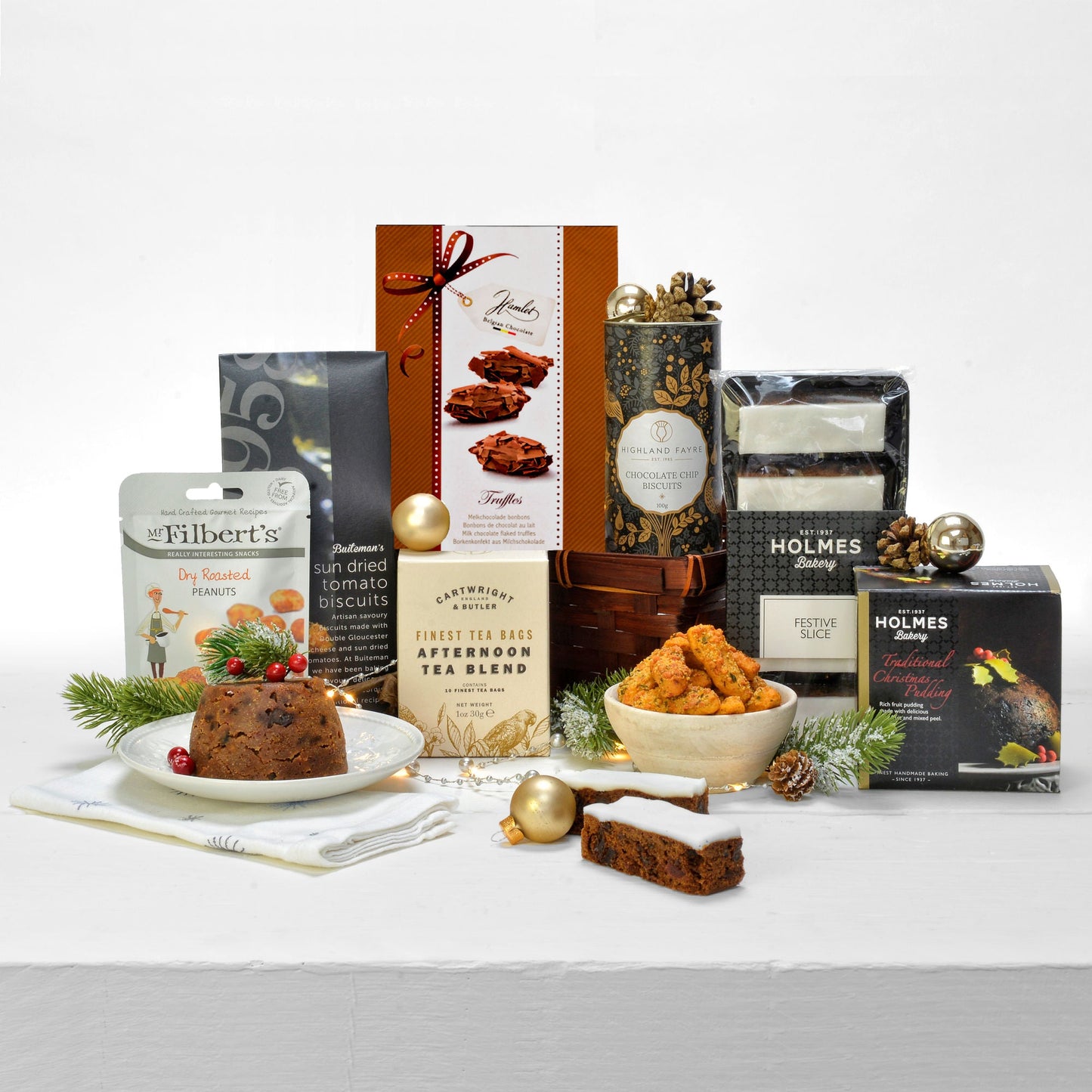 Weihnachtlicher Mistelzweig-Geschenkkorb