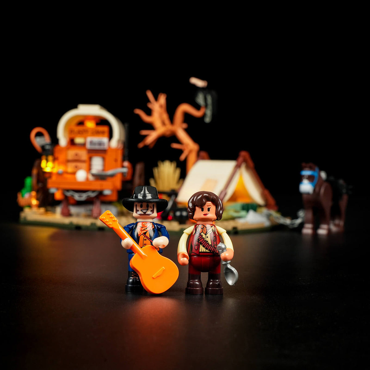 FUNWHOLE F9076 Western Cowboy Camp LED Building Set | 542 Pieces