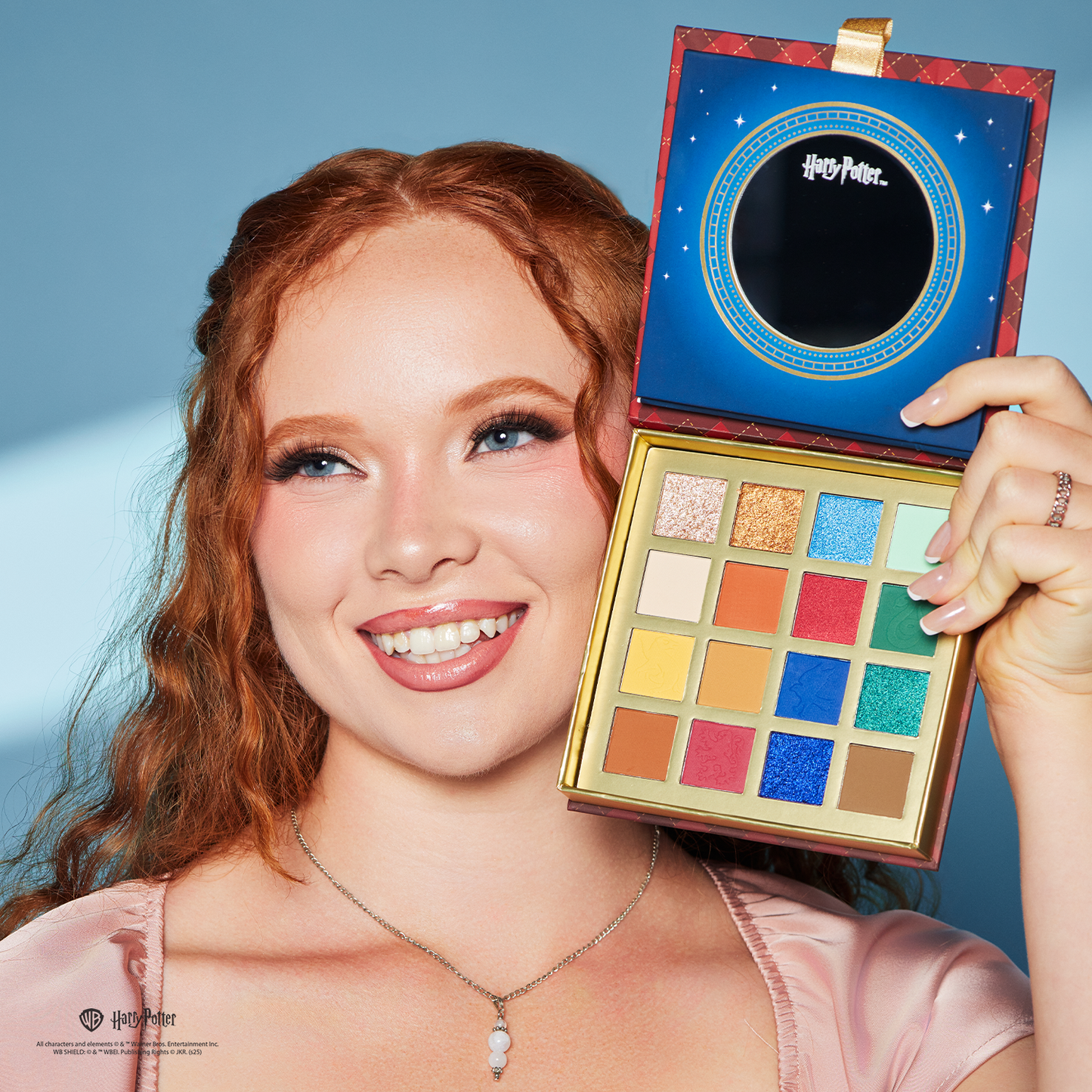 Paleta de sombras de ojos Harry Potter Navidad en Hogwarts de 16 tonos
