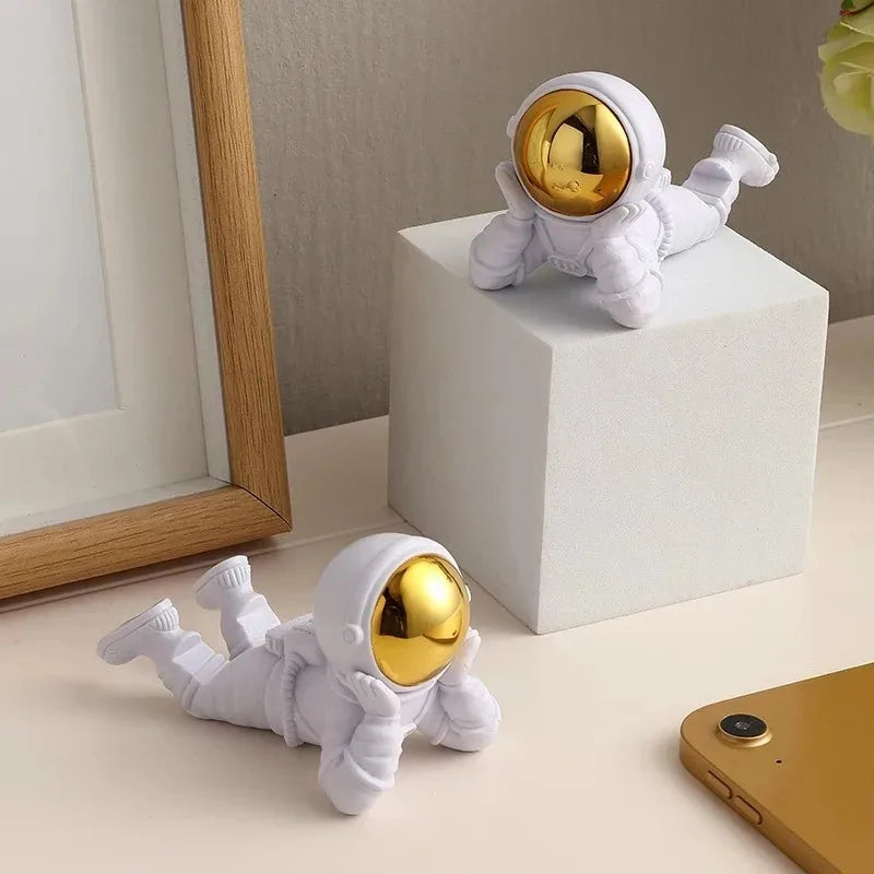 Desktop Astronaut Ornament - Creative Spaceman Statue for Home & Office Mobile Stand