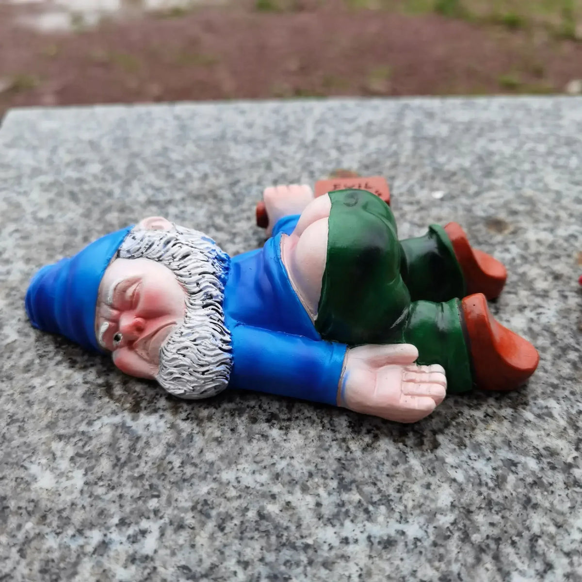 15cm Drunken Garden Gnome - Funny Statue for Indoor & Outdoor Home Decoration