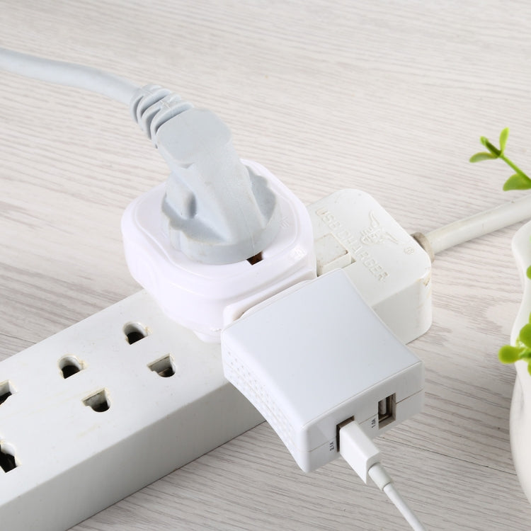 Universal Travel Adapter with UK Plug – 10A 250V, Compact & Lightweight