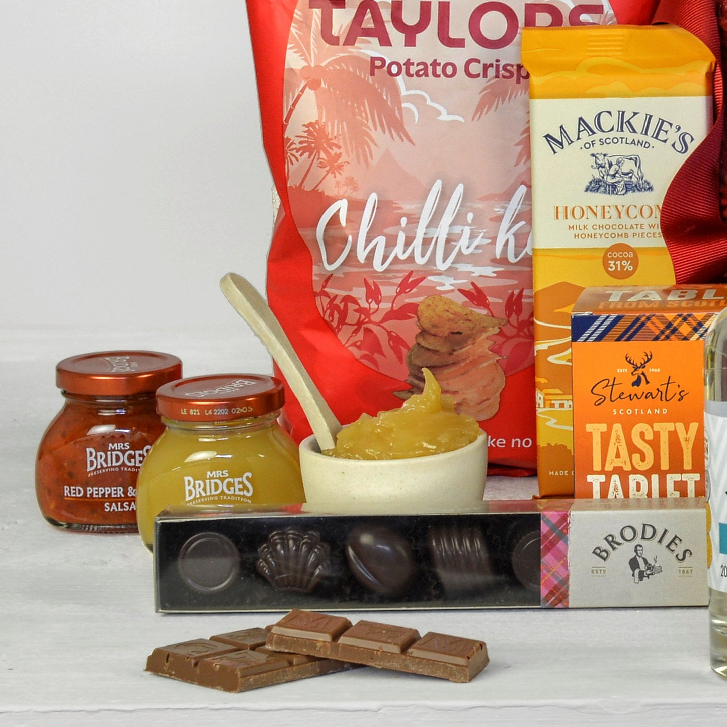 Luxuriöser schottischer Geschenkkorb | Premium-Präsentkorb mit Wein, Gin & Delikatessen