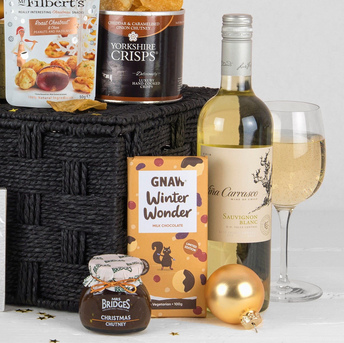 Luxury Christmas Hamper Basket | Festive Food, Sweet Treats & Wine
