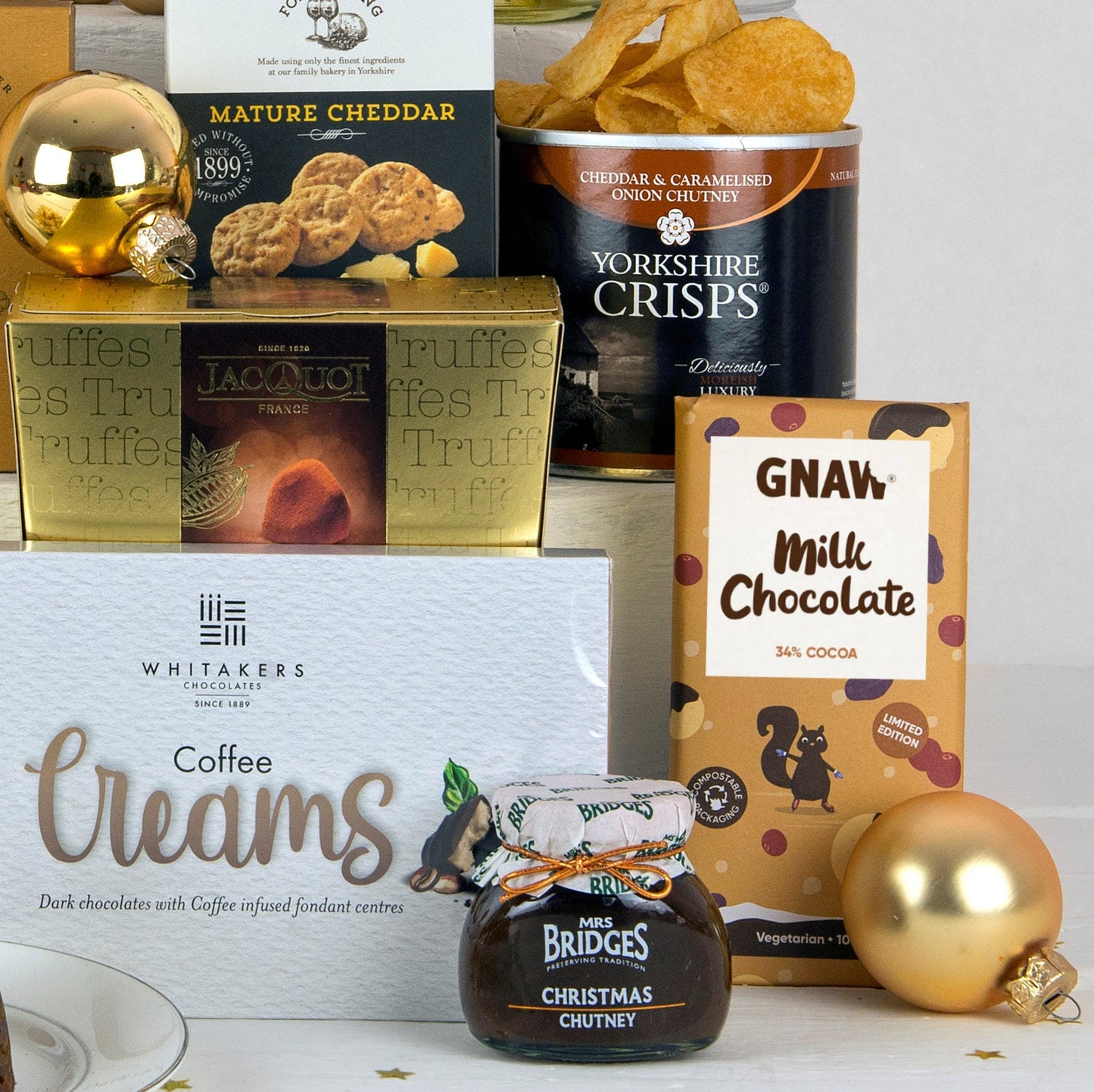 Cesta de Navidad de Lujo | Caja de Regalo Festiva Dulce y Salada con Vino y Pudín de Ciruela