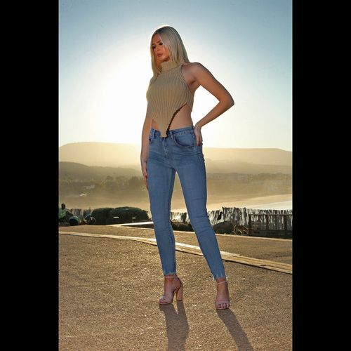 High Neck Roll Knitted Backless Front Cropped Top