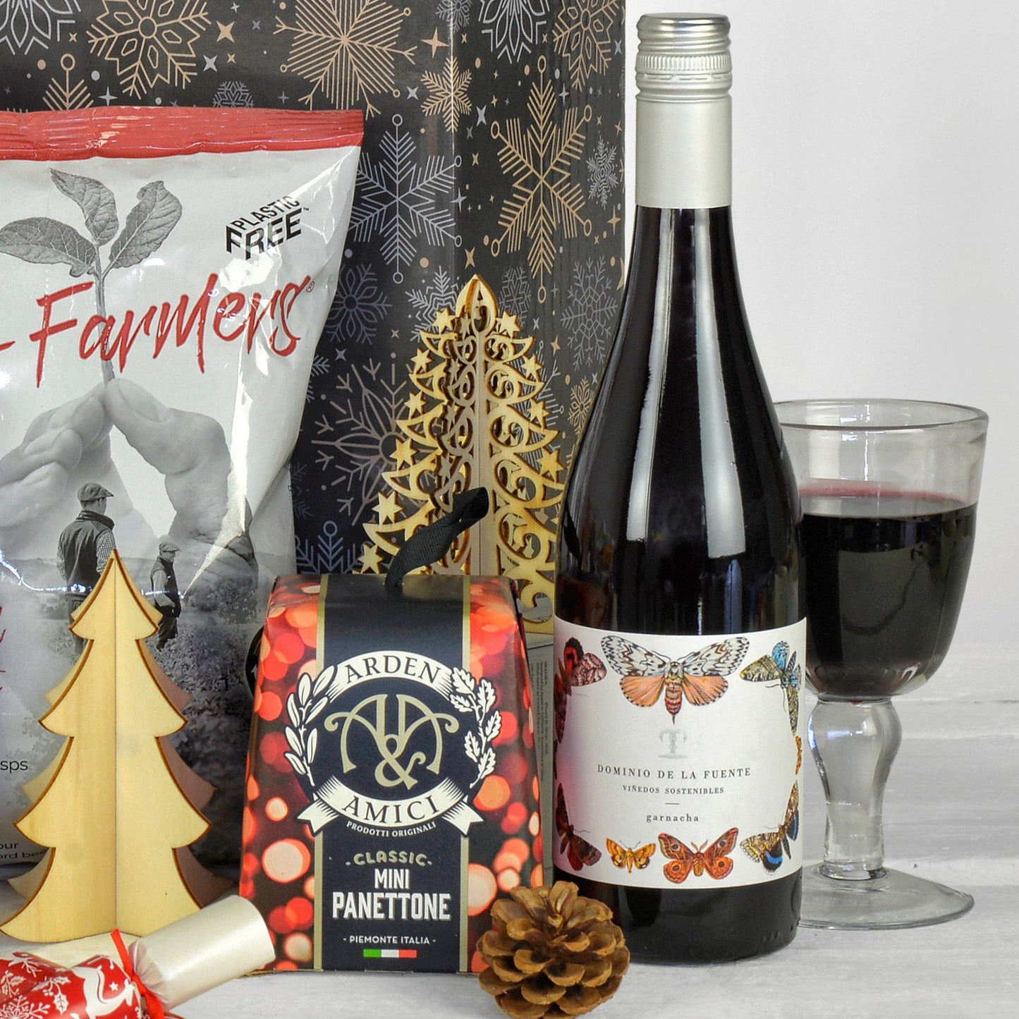Sustainable Christmas Gift Box with Red Wine – Eco-Friendly Festive Hamper