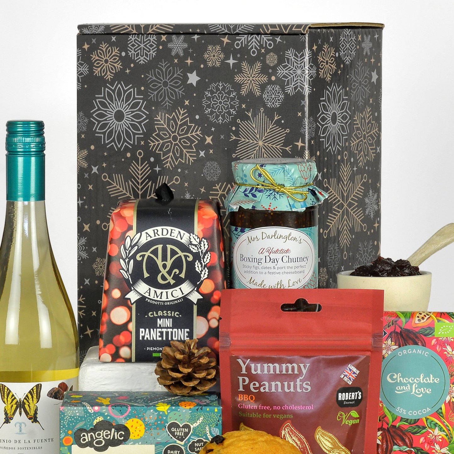 Nachhaltiger Weihnachtsgeschenkekorb mit Rot- und Weißwein, Gourmet-Leckereien und Bio-Schokolade