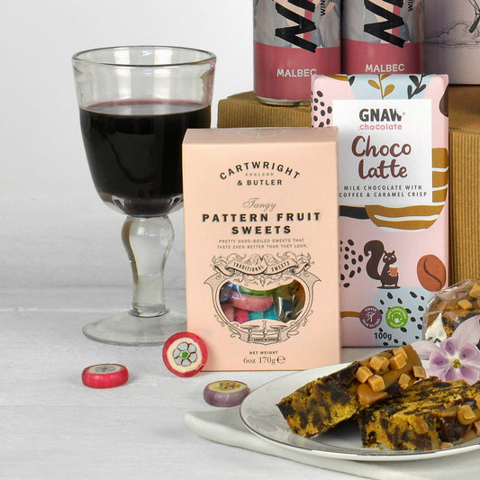 Geschenkbox Nachhaltiger Wein & Süße Leckereien