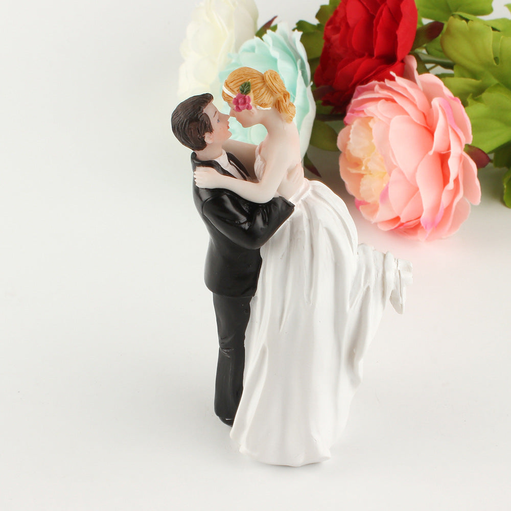 Romantic Resin Wedding Cake Topper Figurine for Engagement & Anniversary