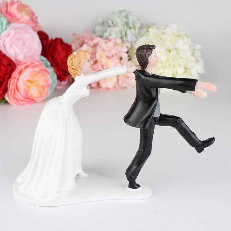 Romantic Resin Wedding Cake Topper Figurine for Engagement & Anniversary